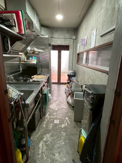 Hidey Apartment Shop with kitchen Near BTS On Nut 2 Beds 4 Baths . Fully Furnished