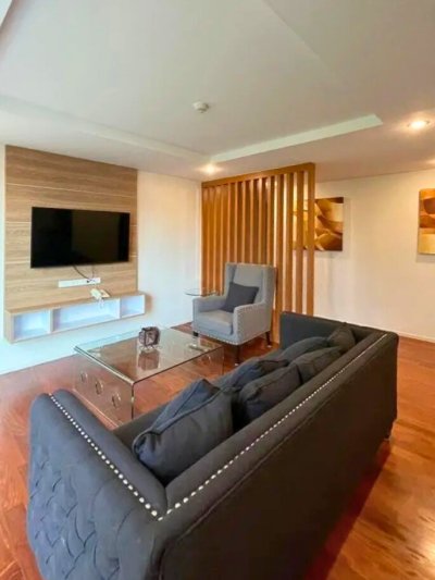 2-BR Serviced Apt. Near BTS Thong Lor 2 Bed 2 Bath 115 m². Fully Furnished