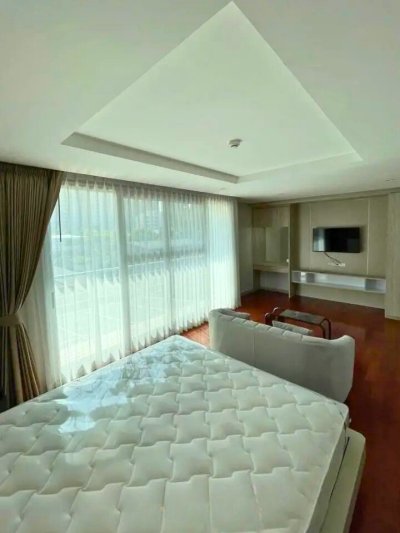 2-BR Serviced Apt. Near BTS Thong Lor 2 Bed 2 Bath 115 m². Fully Furnished