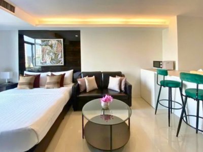 The Capital Sukhumvit 30/1 BTS Phrom Phong Studio 1 Bath 35 sq. m. Fully Furnished ( Other Units Available Also! )