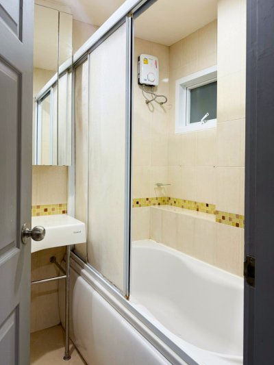 Life @ Ratchada-Ladprao MRT Lat Phrao 1 bed 1 Bath  41 sq m. Fully Furnished