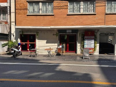 Shop Takeover (Sukhumvit 49/1) 1 room 2 Baths  80 sq m. Fully Furnished