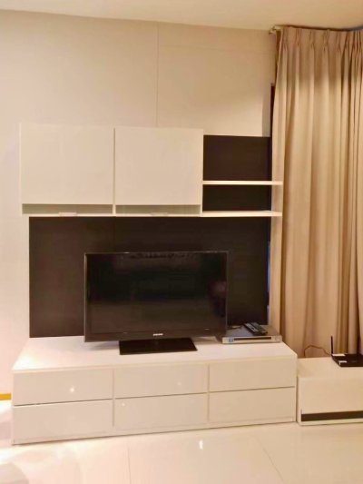 The Emporio Place BTS Phrom Phong 1 bed 1 Bath  45 sq m. Fully Furnished