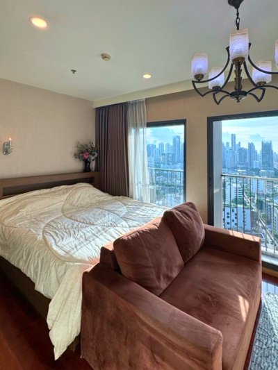 Noble Remix BTS Thong Lor 1 bed 1 Bath  45 sq m. Fully Furnished