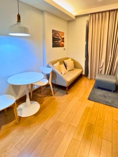 The Lumpini 24 BTS Phrom phong 1 bed 1 Bath  31 sq m. Fully Furnished
