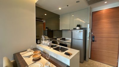 The Address Sukhumvit 28 Near BTS  Phrom Phong 1 bed 1 Bath  45 sq m. Fully Furnished