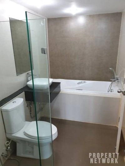 Apartment 8th floor near BTS On Nut 54 sqm. for rent