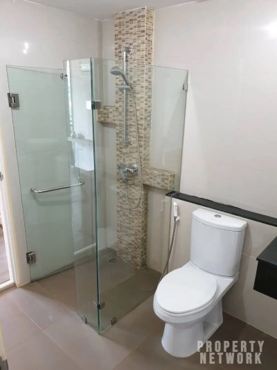 Apartment 8th floor near BTS On Nut 54 sqm. for rent