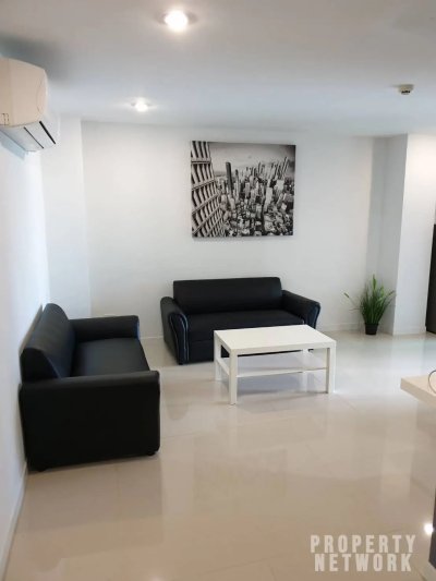 Apartment 8th floor near BTS On Nut 54 sqm. for rent