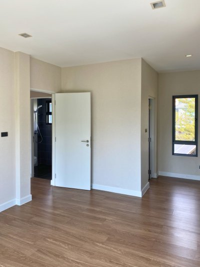 Bangkok Boulevard Single Home, 2 story 3 beds 3 Baths  164 sq m. Fully Furnished