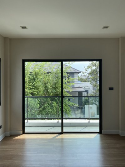 Bangkok Boulevard Single Home, 2 story 3 beds 3 Baths  164 sq m. Fully Furnished