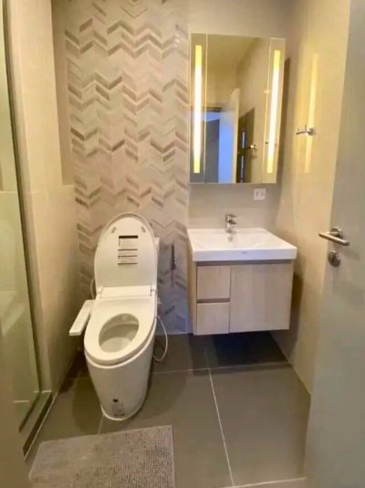 Oka Haus Sukhumvit 36 near BTS Thong Lor 27 sqm.