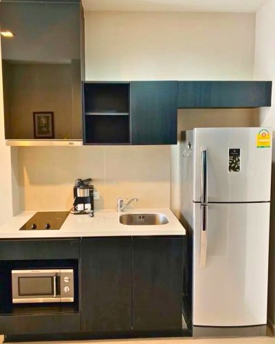 Rhythm Sukhumvit 44/1 near BTS Phra Khanong 35 sqm.
