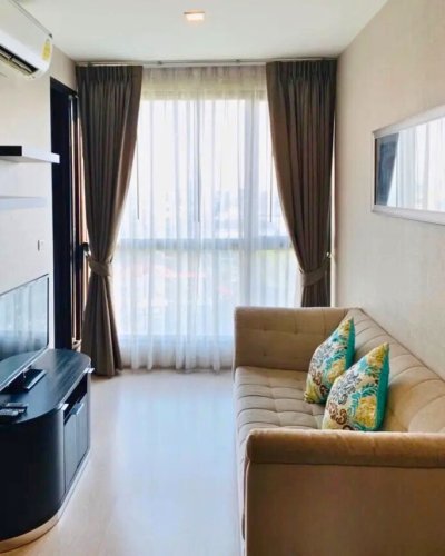 Rhythm Sukhumvit 44/1 near BTS Phra Khanong 35 sqm.