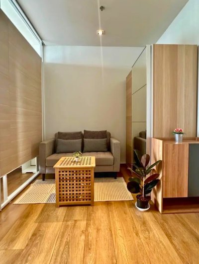Park Origin near BTS Phrom Phong 30 sqm.