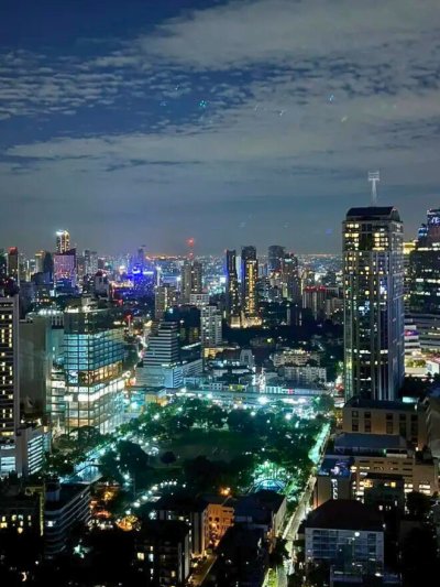 Park Origin near BTS Phrom Phong 30 sqm.