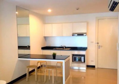 Voque Sukhumvit 16 near MRT Queen Sirikit 50 sqm.