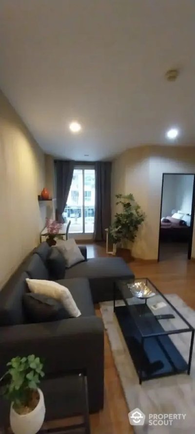 The Address Sukhumvit 42 near BTS Ekkamai 47 sqm.