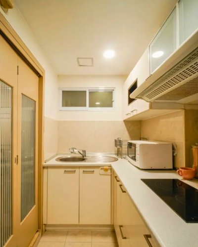 Lumpini Suite near BTS Phrom Phong 33 sqm.