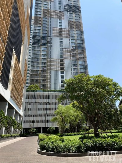 Park Origin near BTS Phrom Phong 30 sqm.