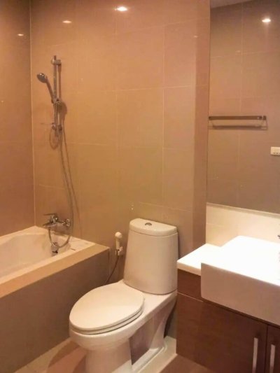 Noble Refine near BTS Phrom Phong 35sqm.