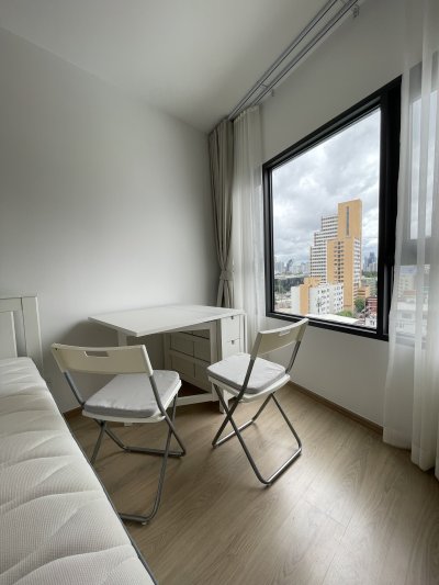 Life Rama4-Asoke near MRT Queen Sirikit 1 Bed 1 Bathroom 26 sqm. Fully Furnished