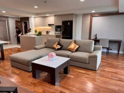2-BR Serviced Apt. near BTS Thong Lor 2 Beds 2 Bathrooms 180 m². Fully Furnished