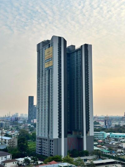 Aspire Sukhumvit Rama4 near BTS Phra khanong  25.50 m². Fully Furnished