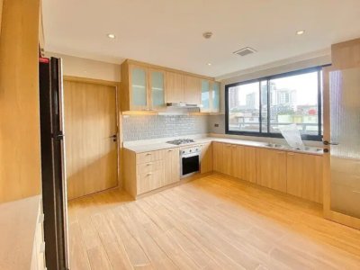3-BR Serviced Apt. near BTS Ekkamai 3 Bedrooms 4 Bathrooms 250 m². Fully Furnished