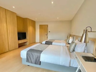 3-BR Serviced Apt. near BTS Ekkamai 3 Bedrooms 4 Bathrooms 250 m². Fully Furnished