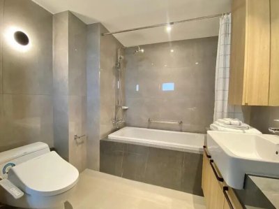 3-BR Serviced Apt. near BTS Ekkamai 3 Bedrooms 4 Bathrooms 250 m². Fully Furnished