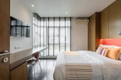 3-BR Serviced Apt. near BTS Phrom Phong 3 Bedrooms 3 Bathrooms 160 m². Fully Furnished