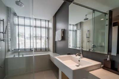3-BR Serviced Apt. near BTS Phrom Phong 3 Bedrooms 3 Bathrooms 160 m². Fully Furnished