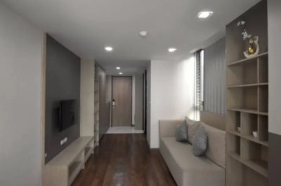 2-BR Serviced Apt. near BTS Phra Khanong 2 Bedrooms 2 Bathrooms 60 m². Fully Furnished