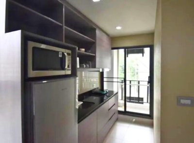 2-BR Serviced Apt. near BTS Phra Khanong 2 Bedrooms 2 Bathrooms 60 m². Fully Furnished