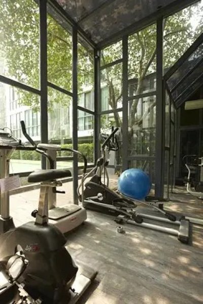 2-BR Serviced Apt. near BTS Phra Khanong 2 Bedrooms 2 Bathrooms 60 m². Fully Furnished
