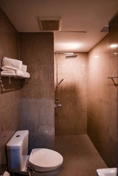 2-BR Serviced Apt. near BTS Phra Khanong 2 Bedrooms 2 Bathrooms 60 m². Fully Furnished