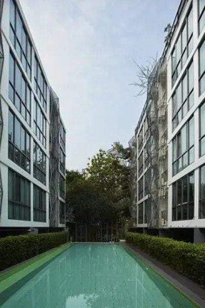 2-BR Serviced Apt. near BTS Phra Khanong 2 Bedrooms 2 Bathrooms 60 m². Fully Furnished