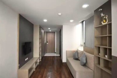 2-BR Serviced Apt. near BTS Phra Khanong 2 Bedrooms 2 Bathrooms 60 m². Fully Furnished