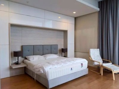 Circle Living Prototype near BTS Asoke, ARL Makkasan and MRT Phetchaburi 3 Bedrooms 2 Bathrooms 130 m². Fully Furnished