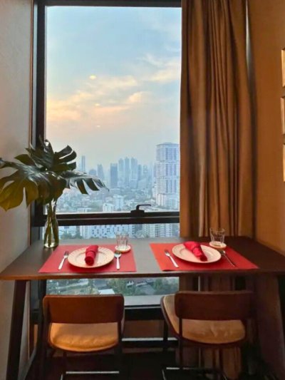 THE ESSE Sukhumvit 36 near BTS Thong Lor 1 Bed 1 Bath 43 m². Fully Furnished