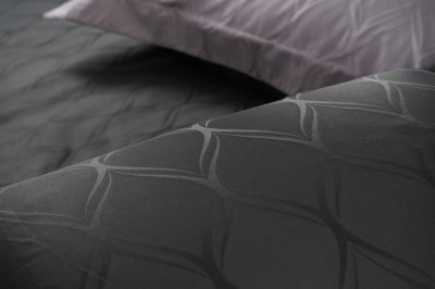 ผ้าปูที่นอนรัดมุม รุ่น RIVERINE BLACK