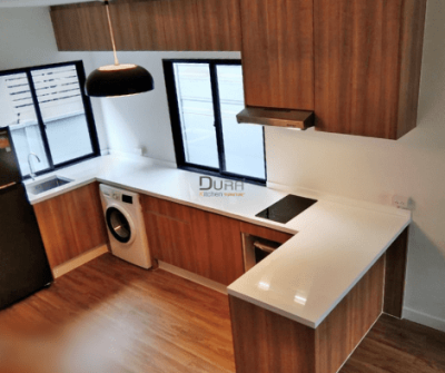 ชุดครัว U SHAPE หน้าบานสี Walnut Golden