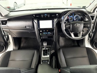 Toyota Fortuner 2.4 Leader V (ปี 2023) SUV AT - 2WD
