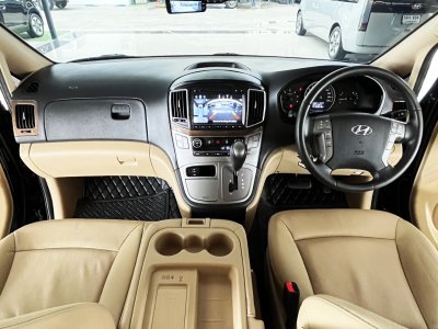 Hyundai H-1 2.5 Deluxe (ปี 2019) Wagon AT