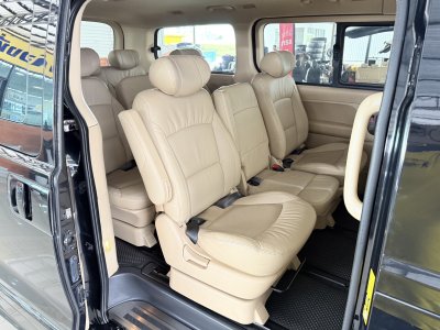 Hyundai H-1 2.5 Deluxe (ปี 2016) Wagon AT