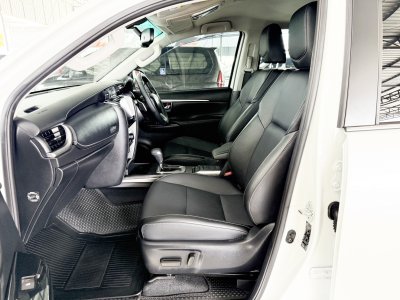 Toyota Fortuner 2.4 Leader V (ปี 2023) SUV AT - 2WD