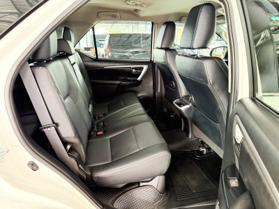 Toyota Fortuner 2.4 Leader V (ปี 2023) SUV AT - 2WD