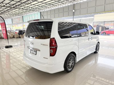 Hyundai Grand Starex 2.5 Premium (ปี 2020) Wagon AT