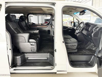 Toyota Majesty 2.8 Grande (ปี 2020) Van AT